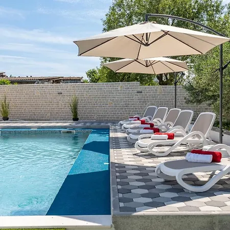 David S Bazenom Apartman