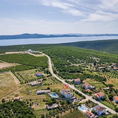 Apartman David S Bazenom *